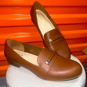 Liz Claiborne brown loafers for women size 7.5. Very comfy
